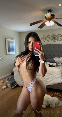 SWOLEPHANIE nude photo 4