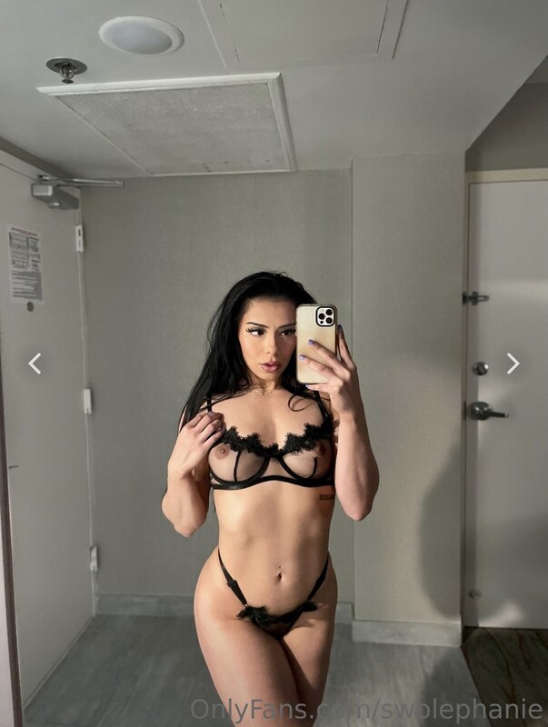SWOLEPHANIE nude photo 18