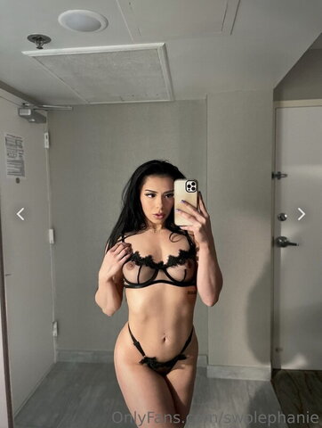 SWOLEPHANIE nude photo 2