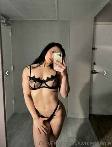 SWOLEPHANIE nude photo 1