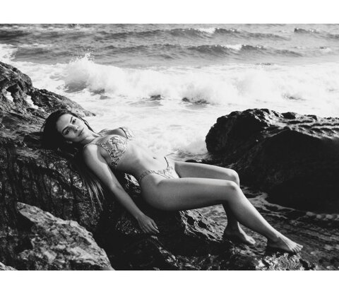 Syakaya nude photo 1