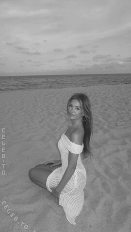 Sydney Ramolla nude photo 14