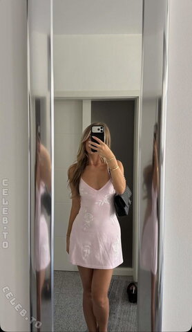 Sydney Ramolla nude photo 2
