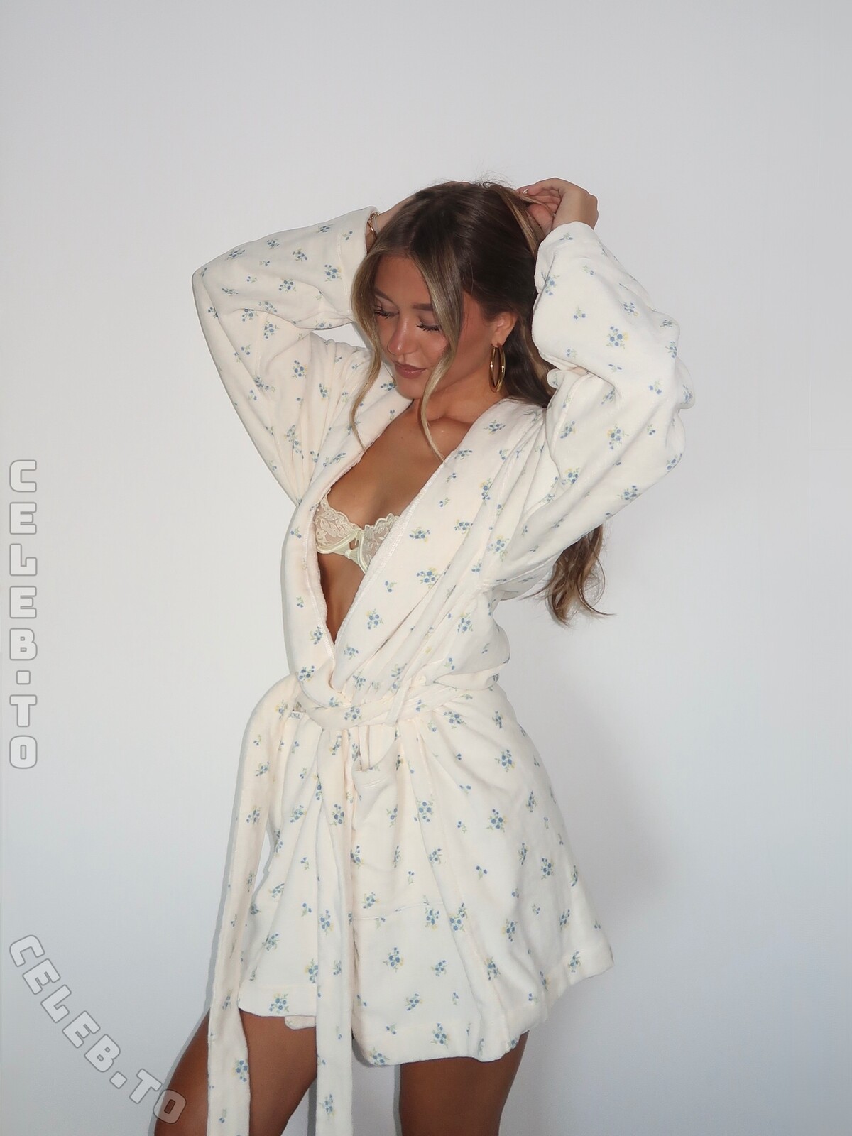 Sydney Ramolla nude photo 1