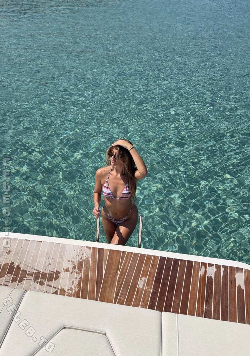 Sydney Ramolla nude photo 14