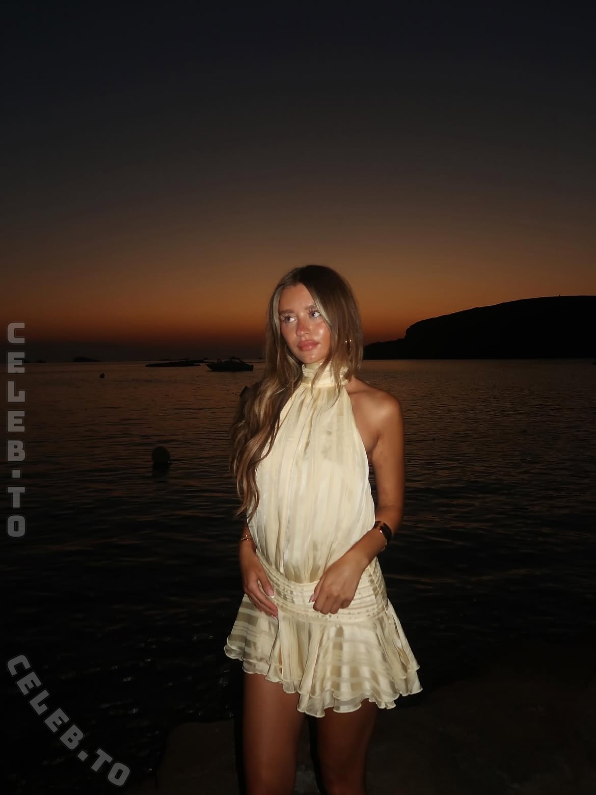 Sydney Ramolla nude photo 3