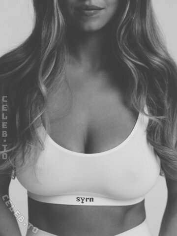 Sydney Sweeney nude photo 15