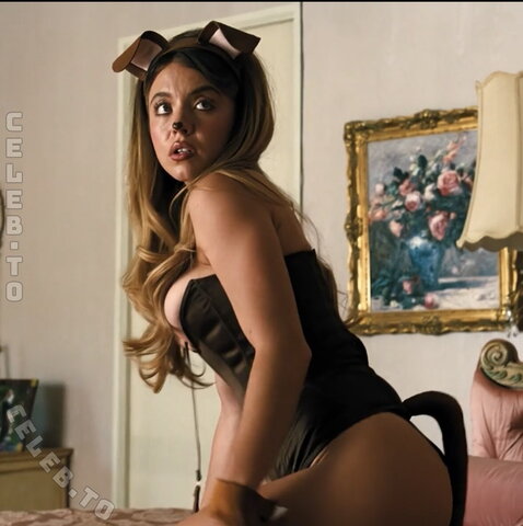 Sydney Sweeney nude