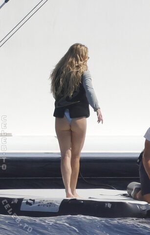 Sydney Sweeney nude photo 5