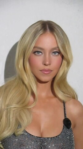 Sydney Sweeney Sexy (1 photo)