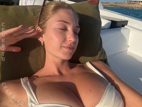 Sydney Thomas nude photo 18