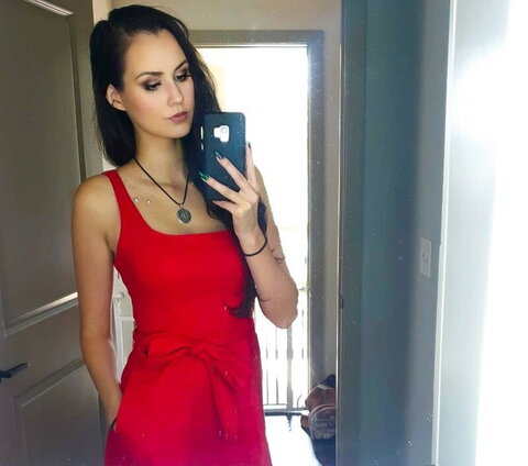 Sydney Watson nude photo 4