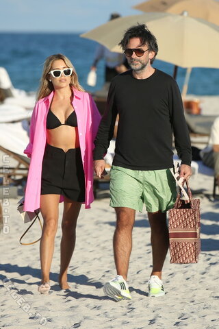 Sylvie Meis Wearing a Bikini Top and Pink Shirt – Miami Beach 12/01/2021