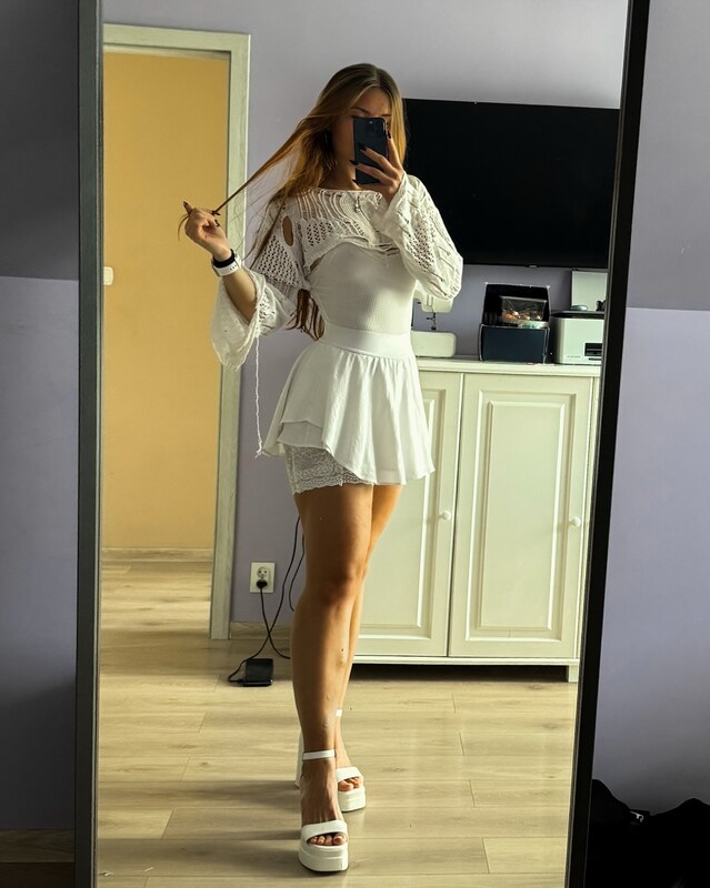 Sysiaska nude photo 6