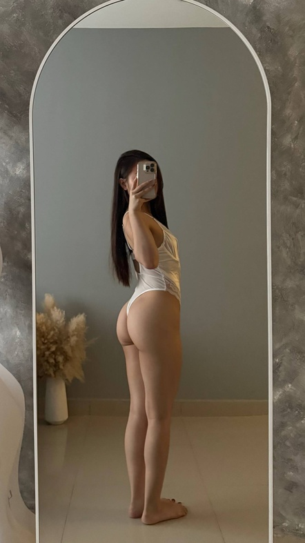Sze Yin nude photo 13