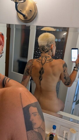 Sz.kul nude photo 2