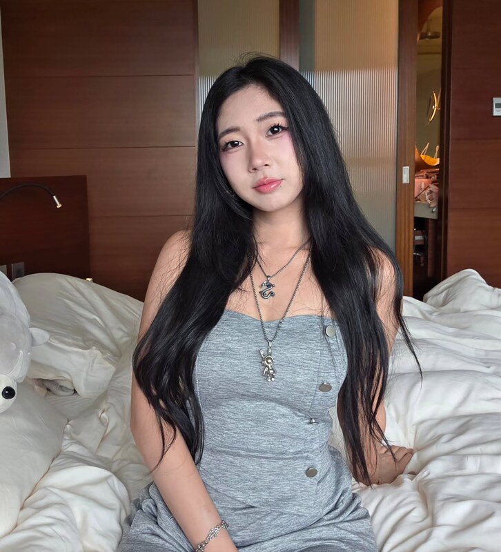 T10Nat nude photo 2