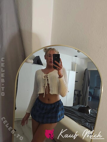 Taatjana nude photo 9