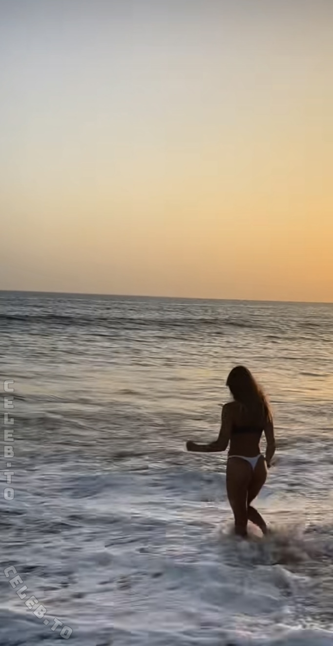 Tamina Antonia nude photo 2