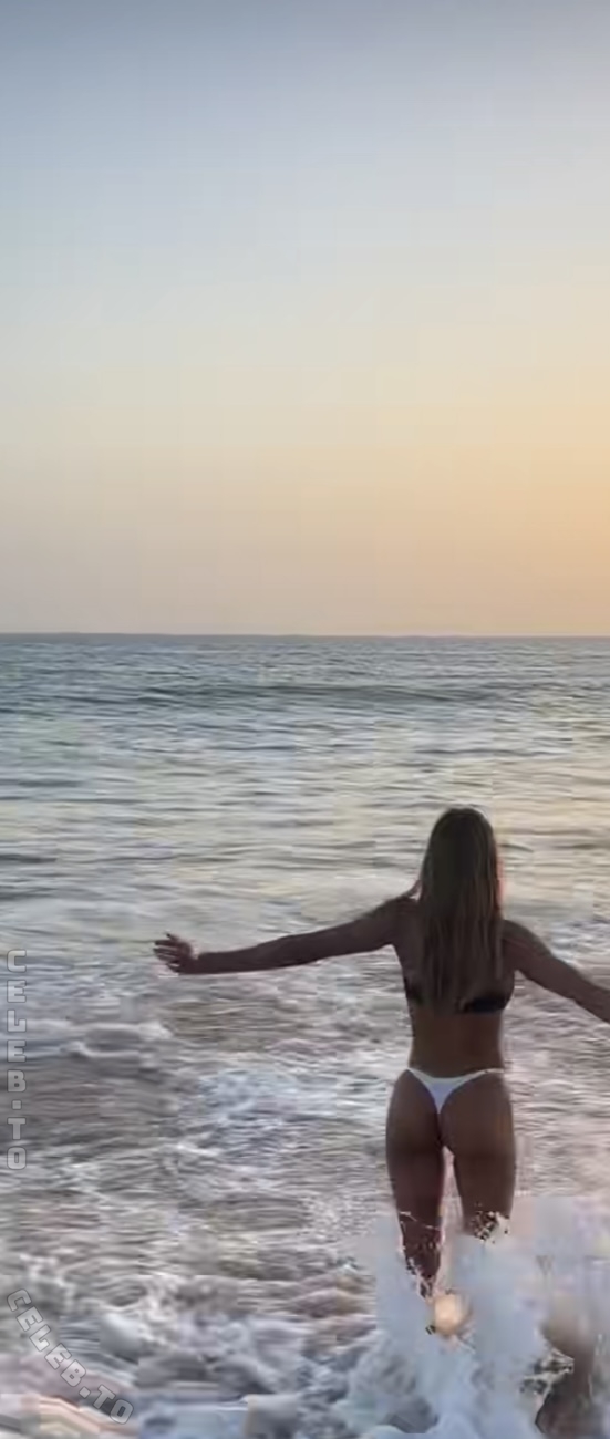 Tamina Antonia nude photo 3
