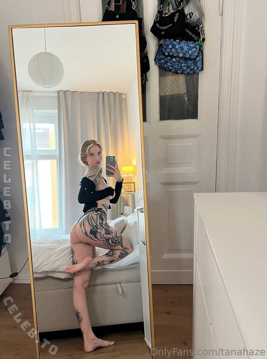 Tana nude photo 2