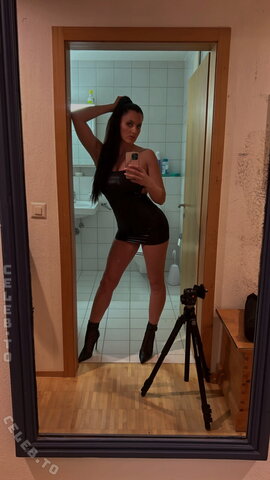 Tanja Weiss nude photo 6