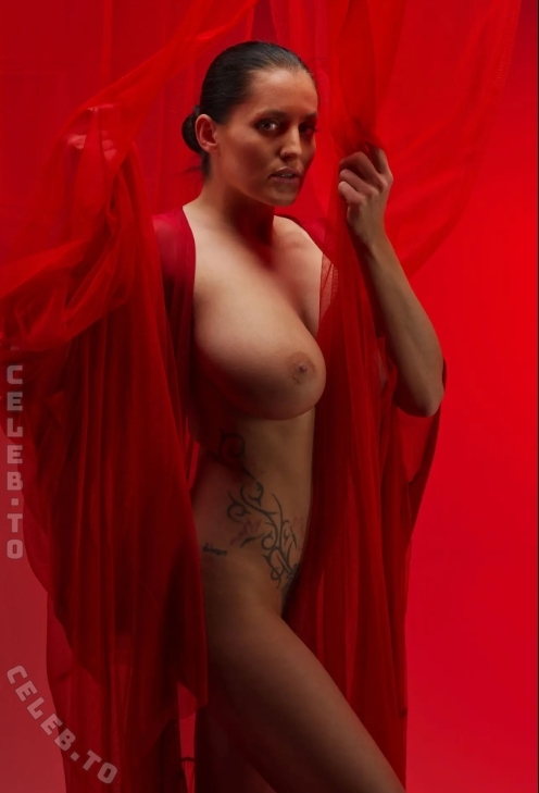 Tanja Weiss nude photo 10