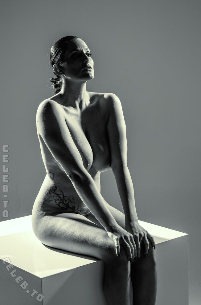 Tanja Weiss nude photo 12