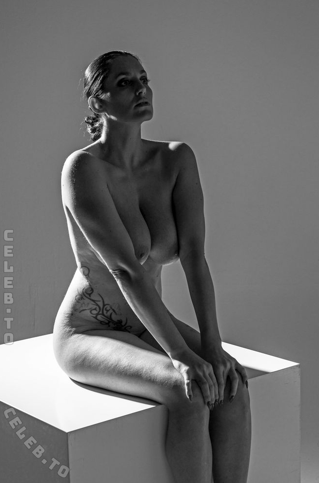Tanja Weiss nude photo 13