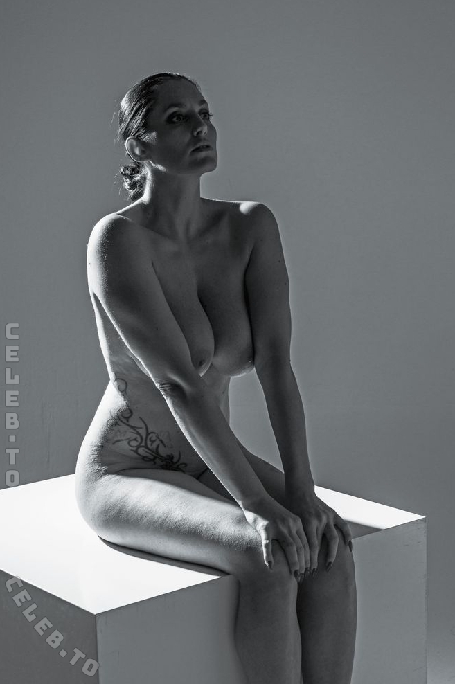 Tanja Weiss nude photo 14