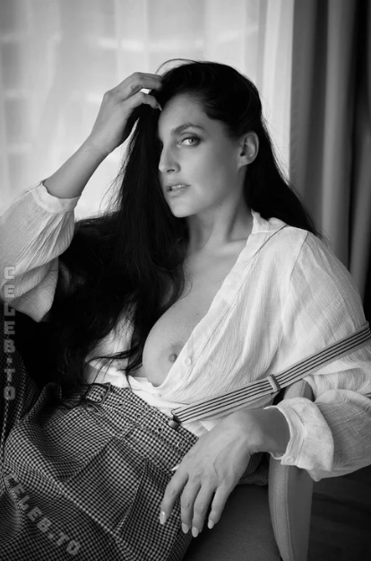 Tanja Weiss nude photo 2