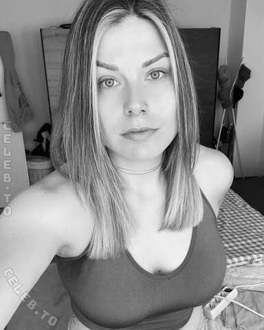 tara.pi nude photo 14