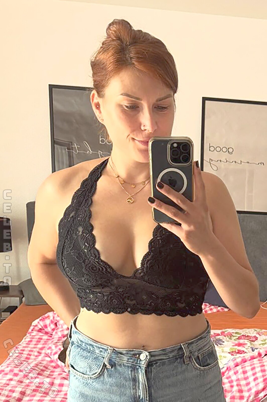 tara.pi nude photo 3