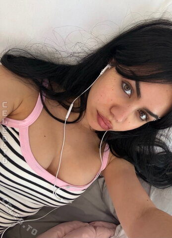 Tarayummy nude photo 7