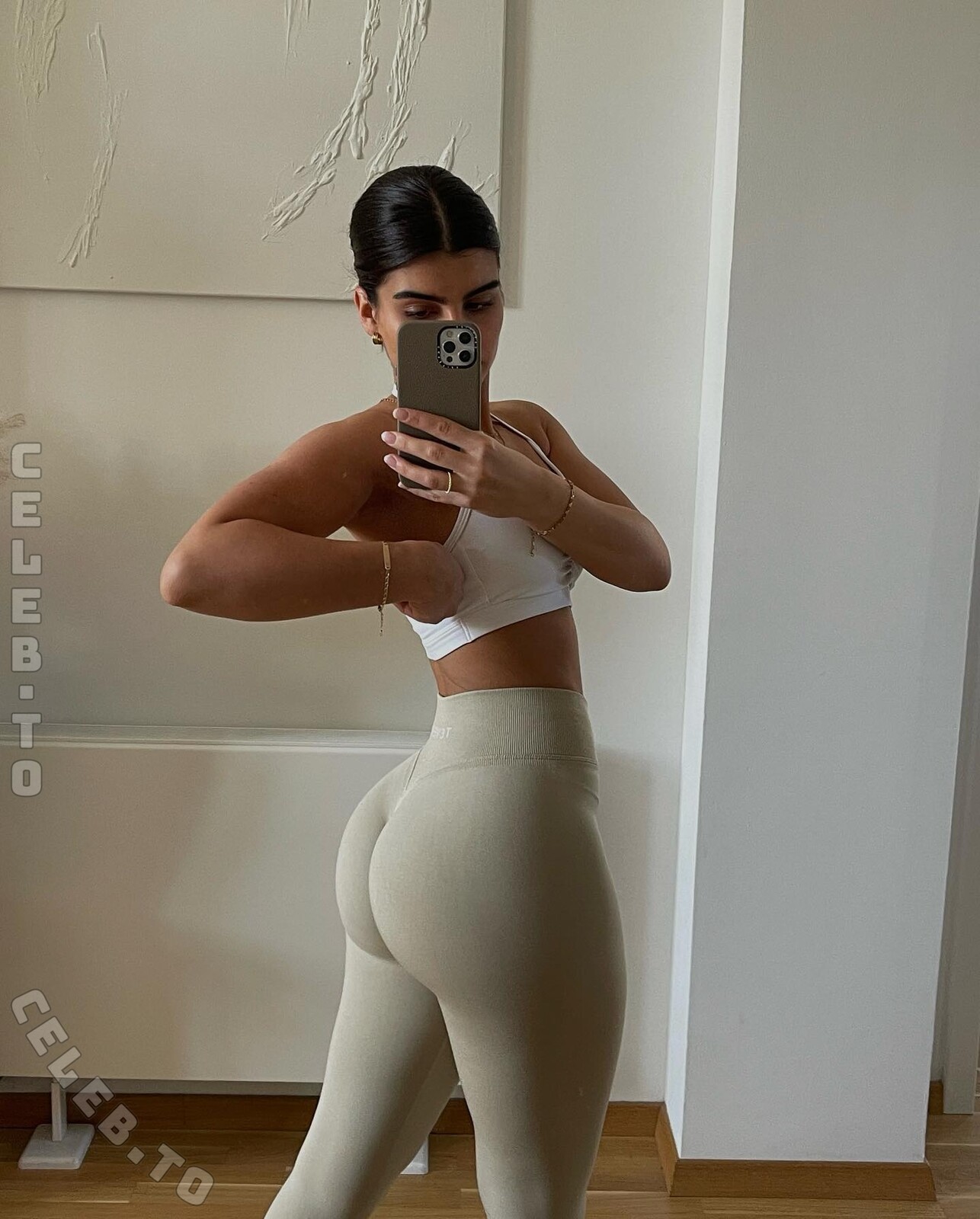 tasasiatras nude photo 3
