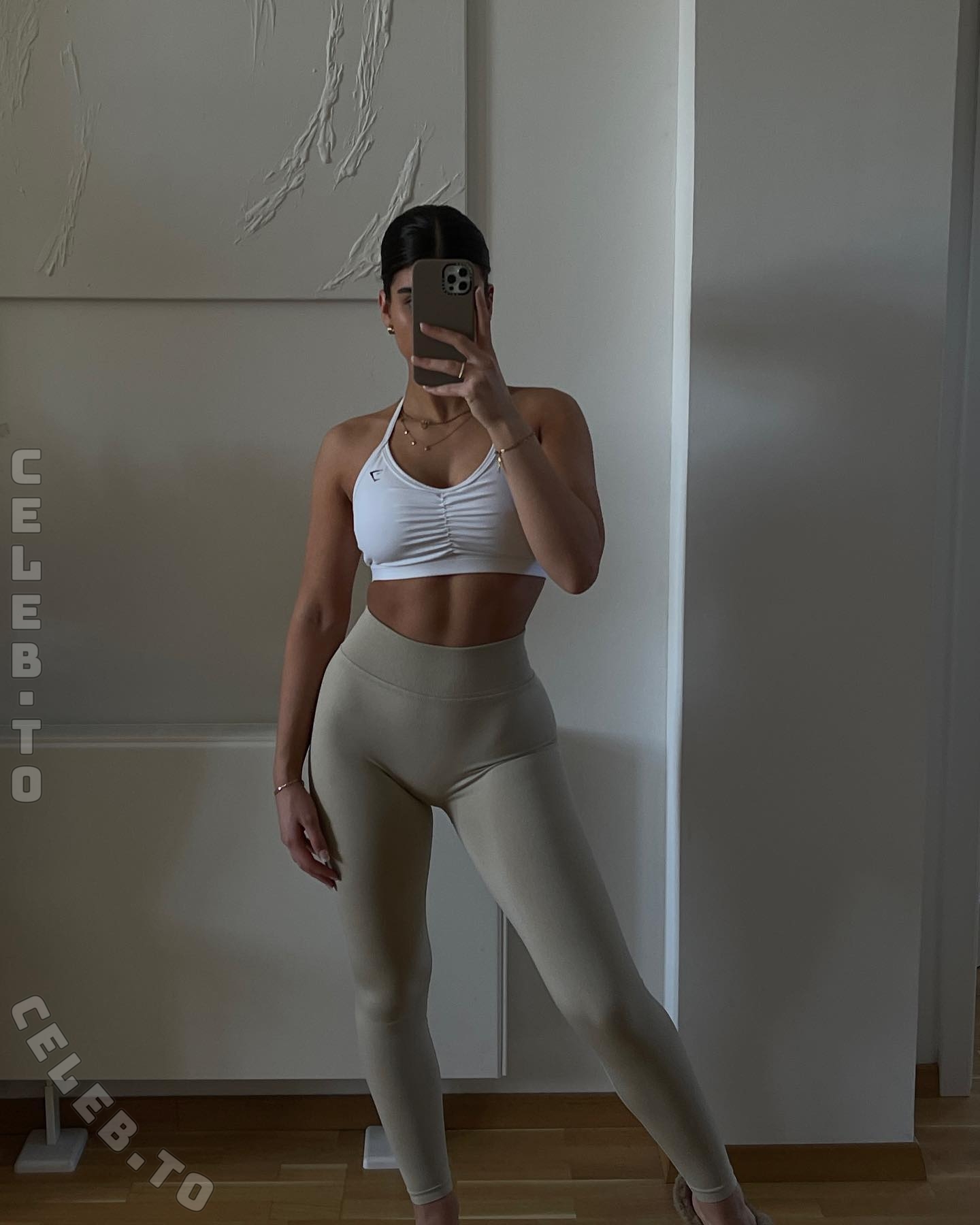tasasiatras nude photo 4
