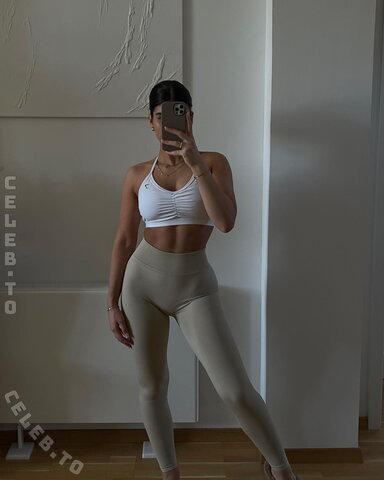 tasasiatras nude photo 8