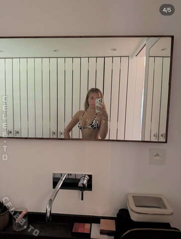 Tate McRae nude photo 2