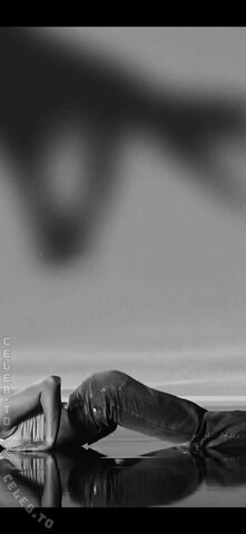 Tate McRae nude photo 3