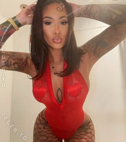 tattedupholly nude photo 9
