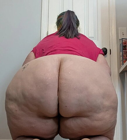 tattoedandthick nude photo 5