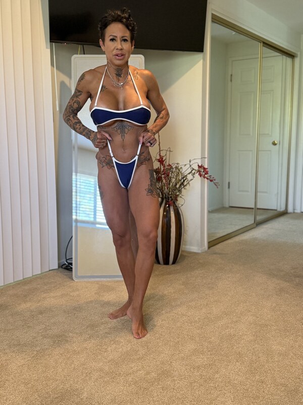 Tattooed Fit Celina nude photo 1