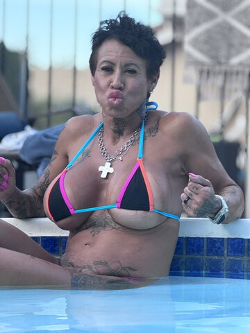 Tattooed Fit Celina nude photo 11