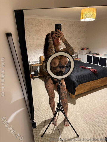Tattooedselene nude photo 22