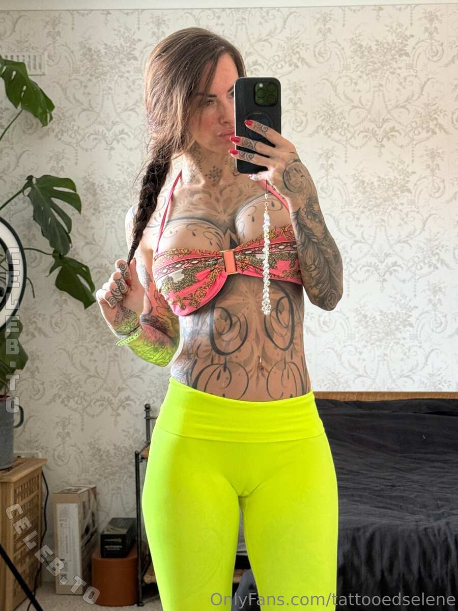 Tattooedselene nude photo 18