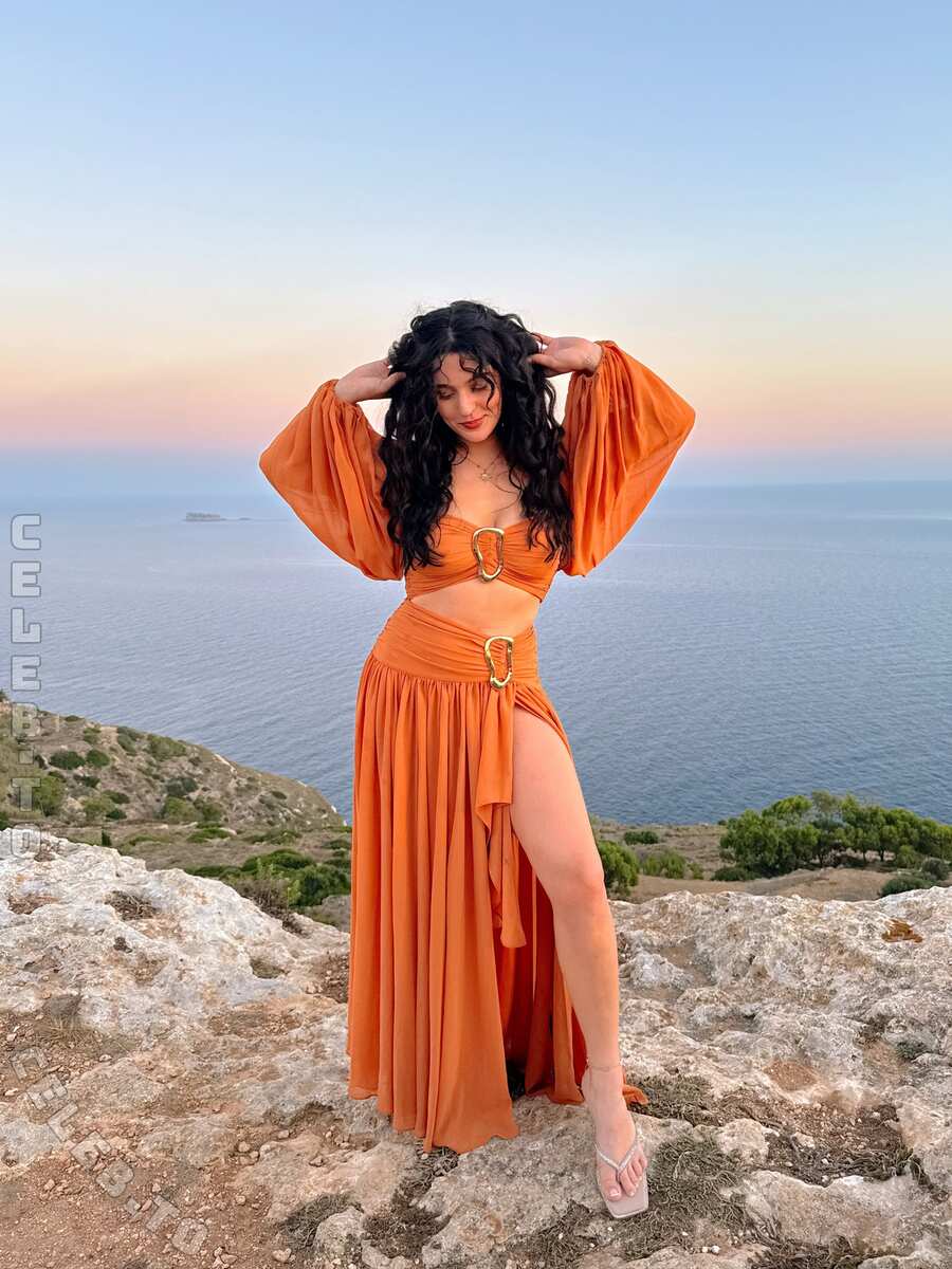 Taya Miller nude photo 2