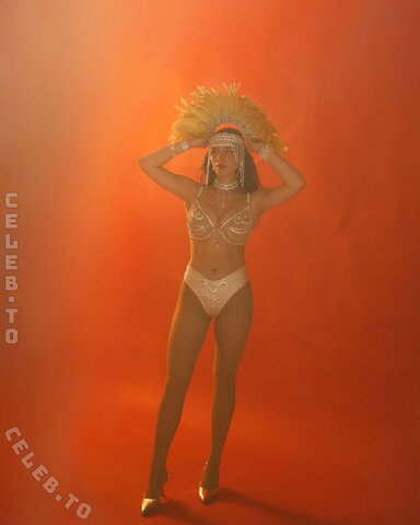Taya Miller – Collection of previously missing images