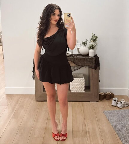Taya Miller Fresh (1 photo)