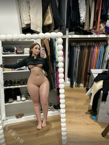 Tayler Hills nude photo 6