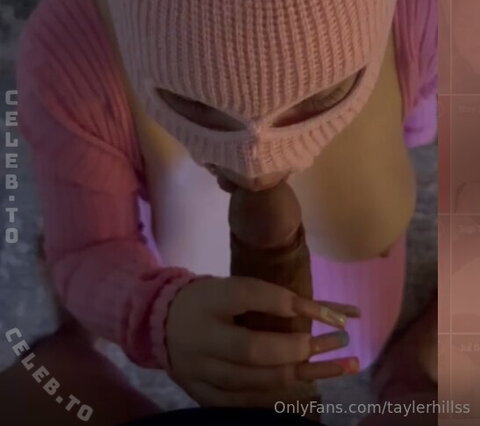 Tayler Hills nude photo 4